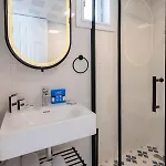 Kiana Kaleici 2*