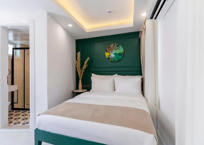 Hotel Kiana Kaleıçı 2*